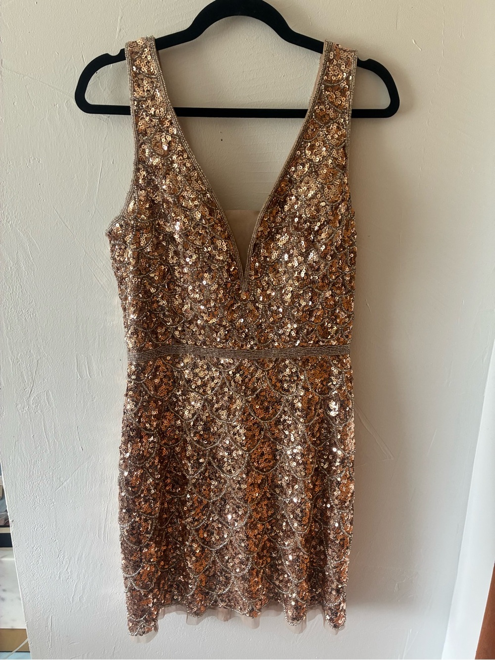 MAC DOUGAL Sequin V-Neck Cocktail Dress in Rose Gold Copper Size 10